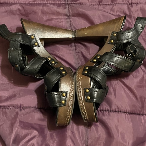 Steve Madden Platform Sandals - Picture 5 of 7